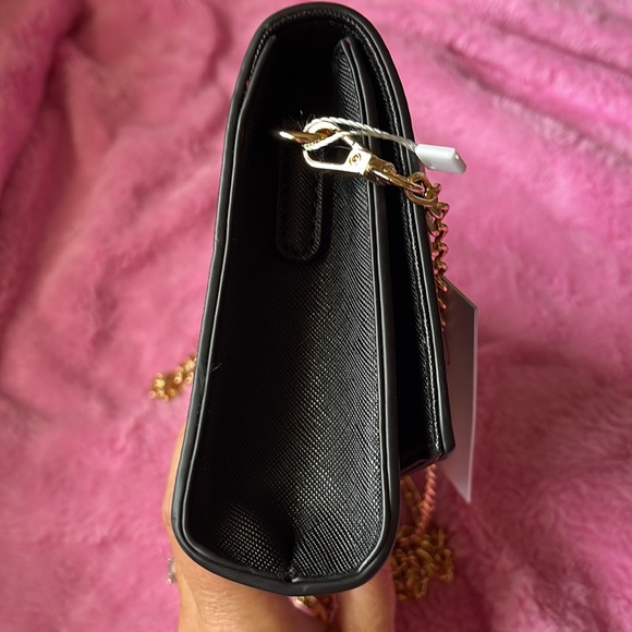 NWT Marilyn Monroe Crossbody with gold chain - Picture 7 of 14